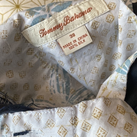 Tommy Bahama Relax Men's Size 38 Black 100% Silk Pleated Front Bermuda Shorts - Picture 10 of 14